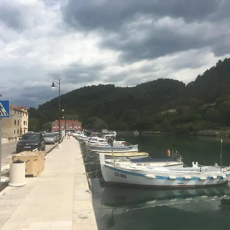 Apartment Seafront Riva